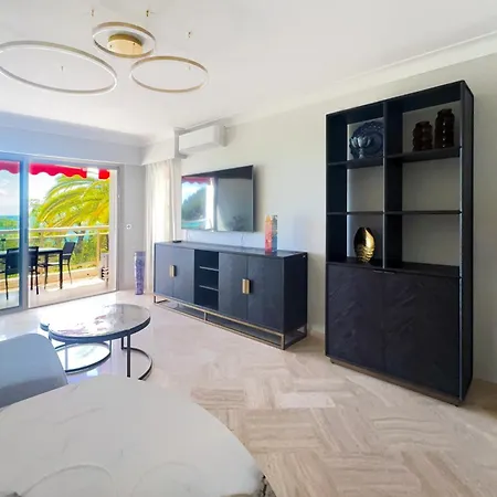 Apartman Charming Two Bedrooms, Sea View, Private Parking, Within Walking Distance Cannes
